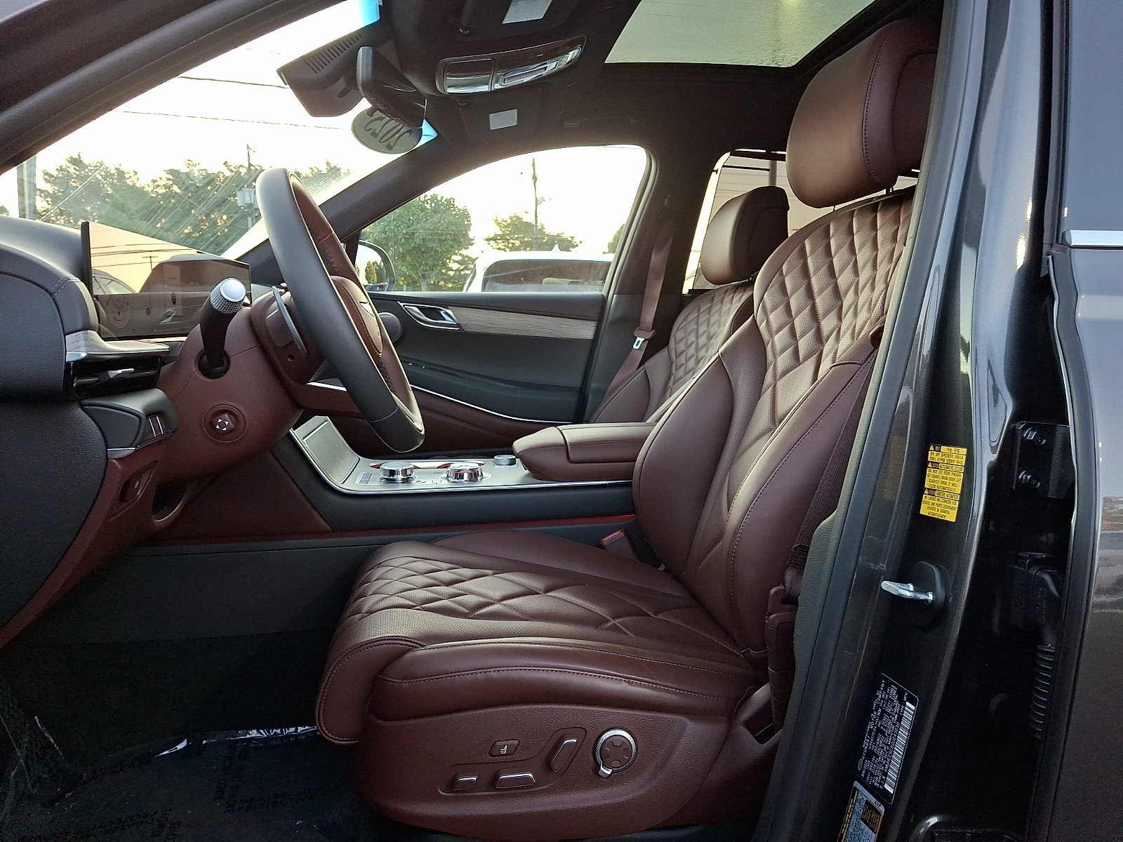 Certified 2025 Genesis GV80 3.5T Prestige AWD/4WD image 14