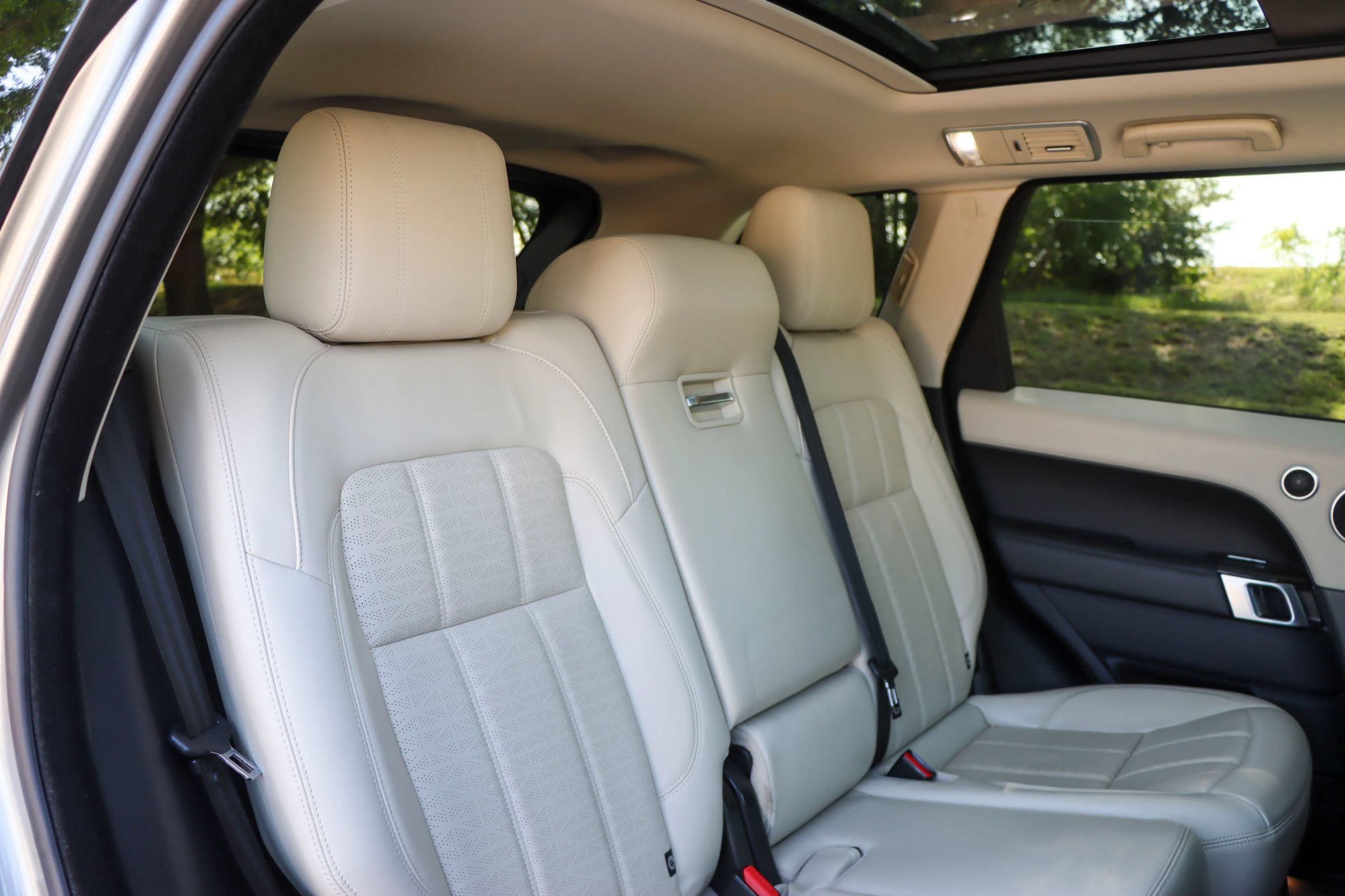 Used 2018 Land Rover Range Rover Sport HSE Dynamic AWD/4WD image 16