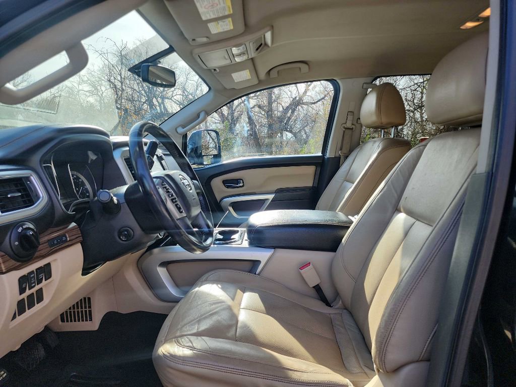 Used 2016 Nissan Titan SL AWD/4WD image 19