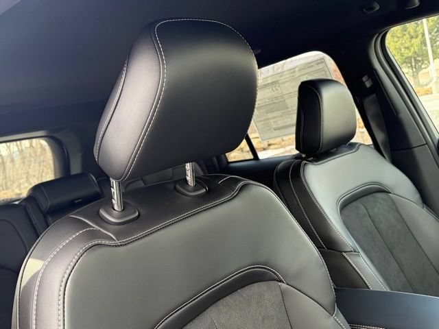 New 2026 Jeep Grand Cherokee Altitude AWD/4WD image 29