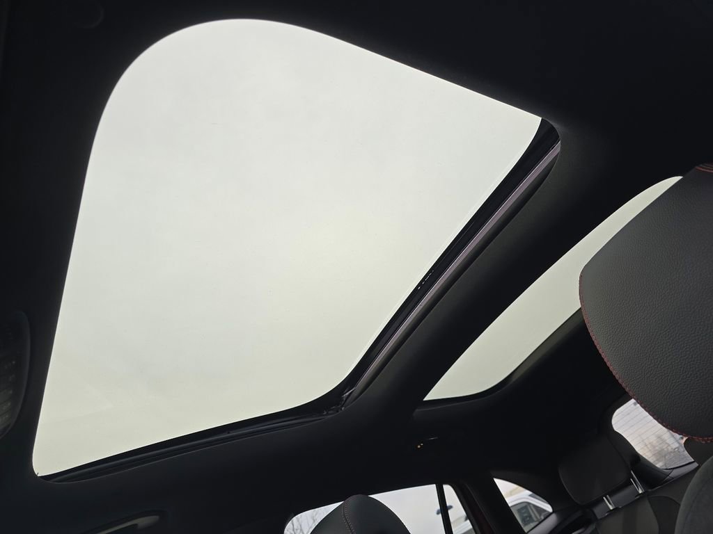 Used 2026 Mercedes-Benz GLA 250 4MATIC image 3