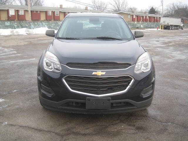 Used 2017 Chevrolet Equinox LS image 2