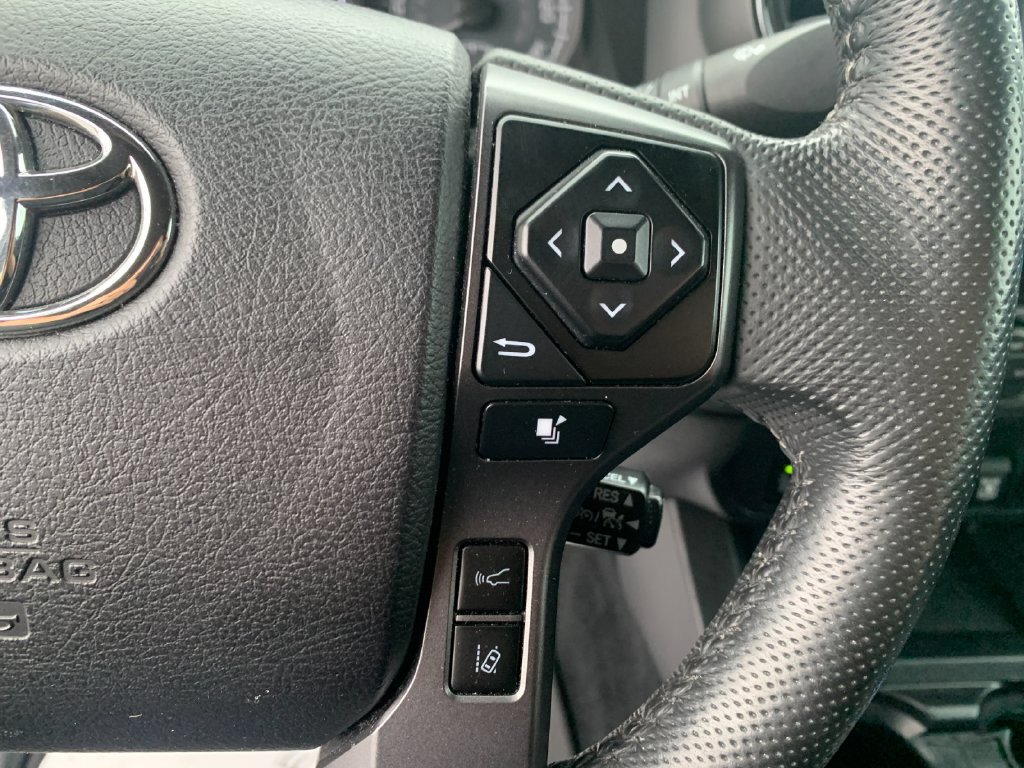 Used 2021 Toyota Tacoma TRD Off-Road w/ Technology Package AWD/4WD image 28