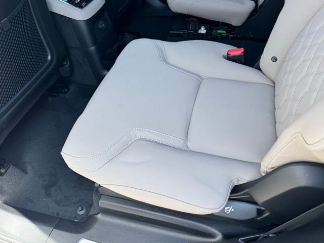 New 2026 Volvo XC90 T8 Plus w/ Protection Package image 21