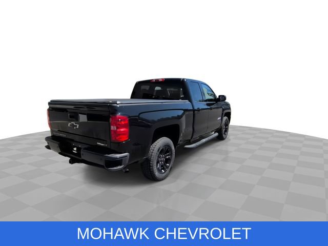 Used 2017 Chevrolet Silverado 1500 LT w/ Midnight Edition AWD/4WD image 9