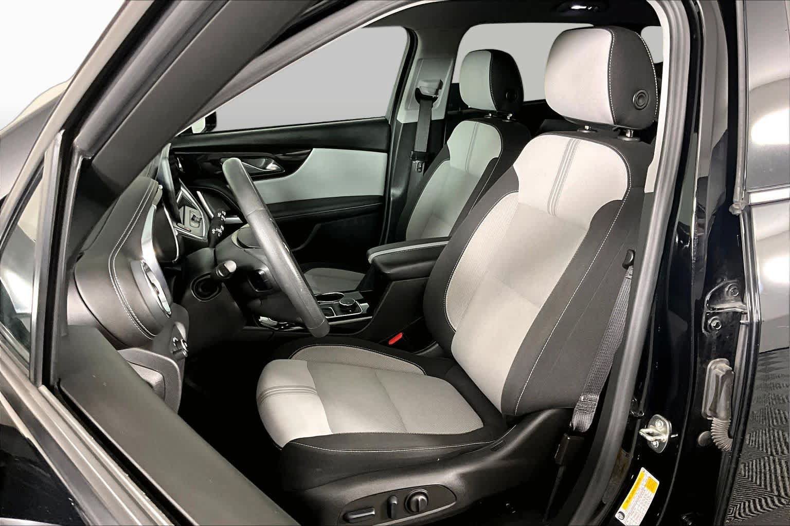 Used 2023 Chevrolet Blazer LT FWD image 8
