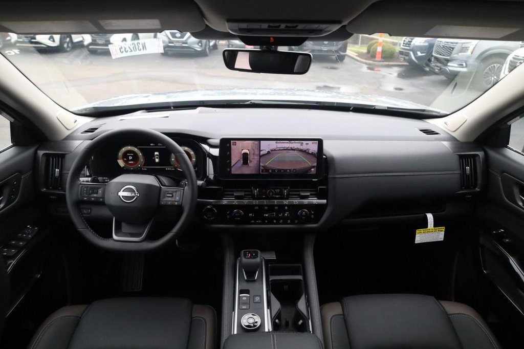 New 2026 Nissan Pathfinder Platinum image 6