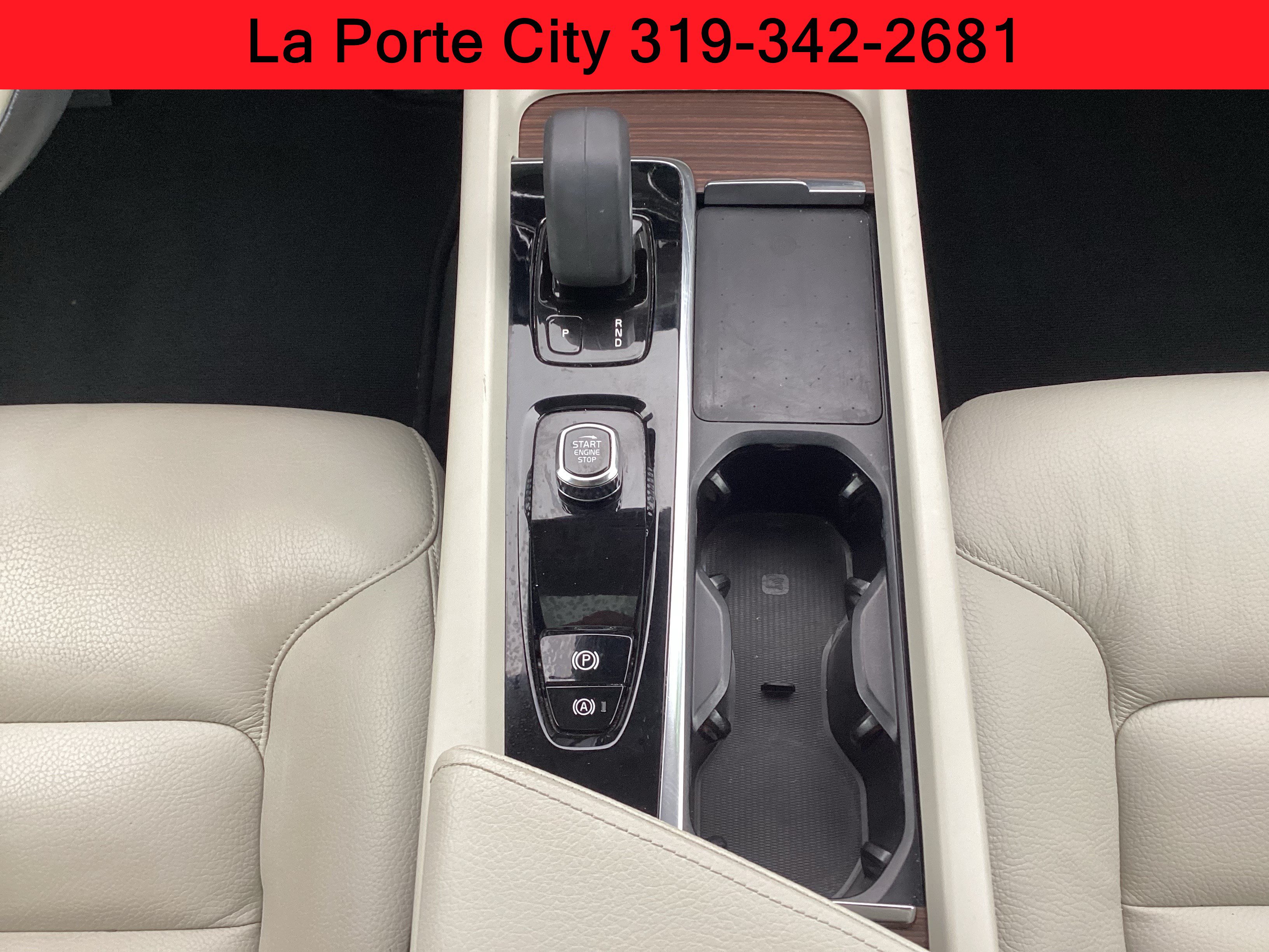 Used 2022 Volvo XC60 B5 Momentum AWD/4WD image 18