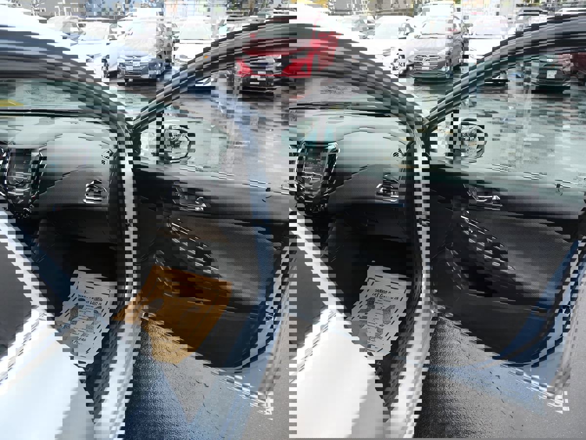 Used 2017 Chevrolet Cruze LT w/ Convenience Package image 20