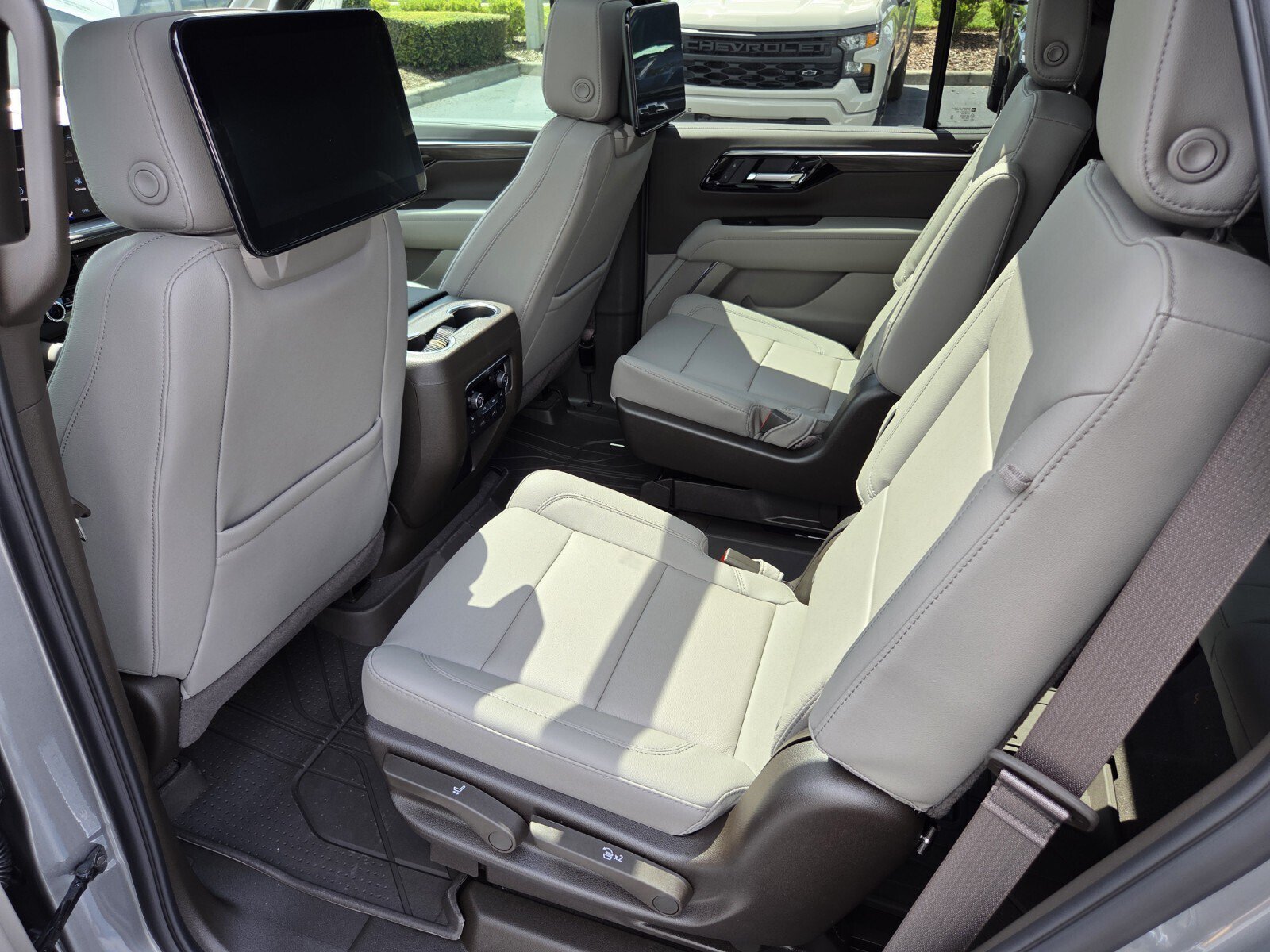New 2026 Chevrolet Tahoe Z71 w/ Z71 Off-Road Package AWD/4WD image 6