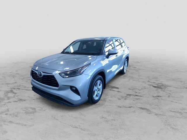 Used 2024 Toyota Highlander LE image 6