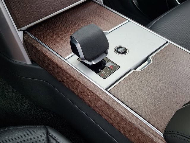 New 2025 Land Rover Range Rover SE image 14