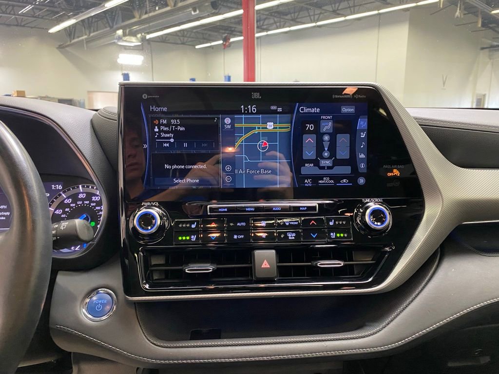 Used 2022 Toyota Highlander Platinum image 24