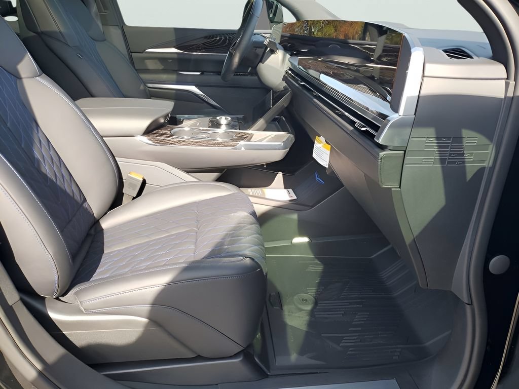 New 2026 Cadillac Escalade IQL Luxury w/ LPO, Floor Liner Package AWD/4WD image 25