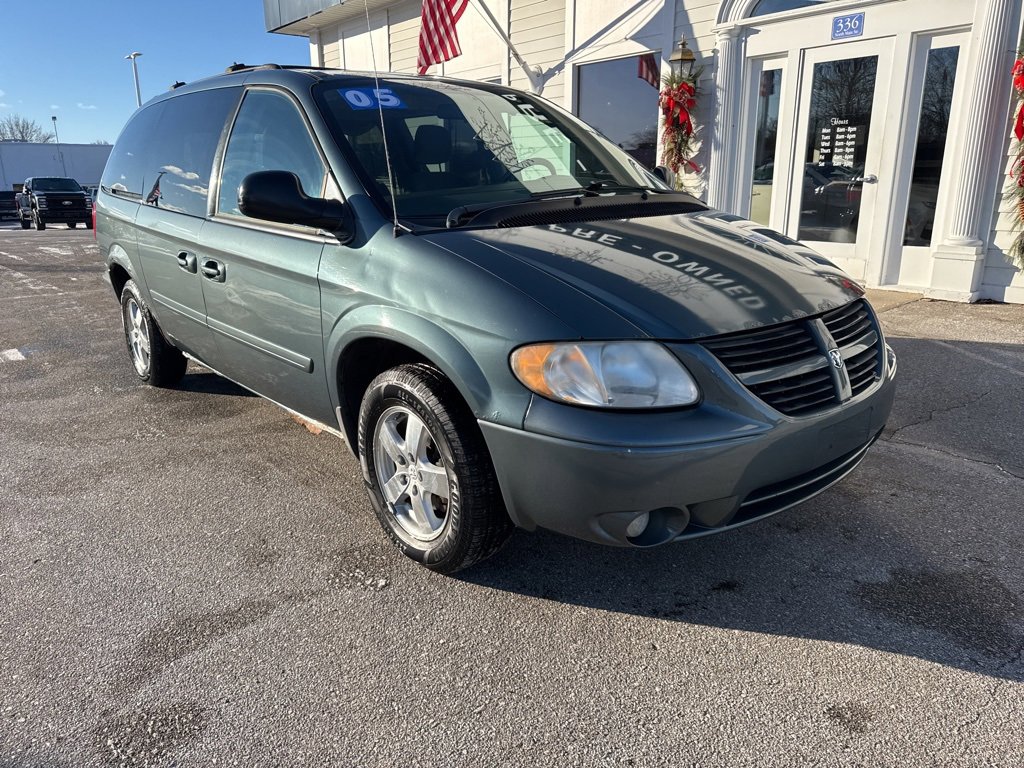 Used 2005 Dodge Grand Caravan SXT image 3
