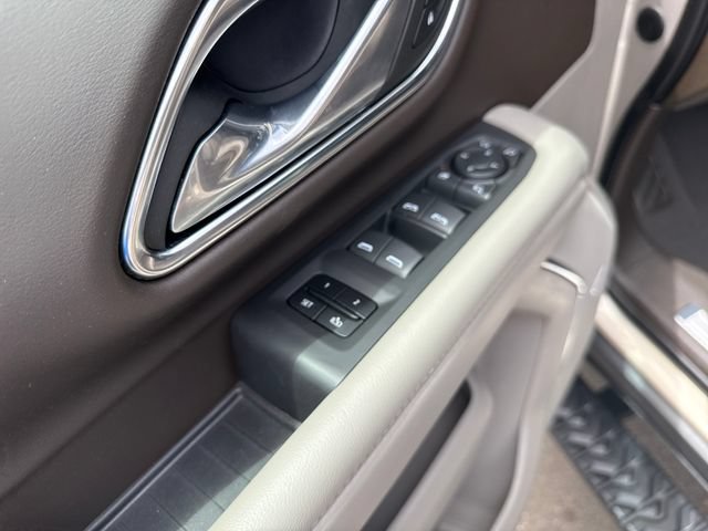 Certified 2023 Chevrolet Suburban Z71 w/ Luxury Package AWD/4WD image 11