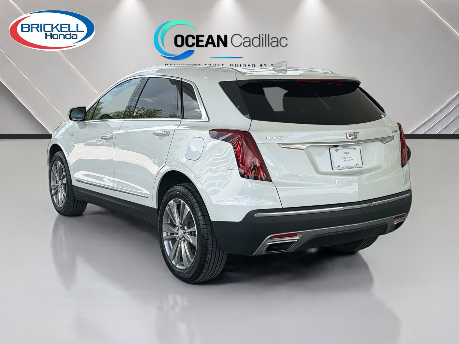 Used 2023 Cadillac XT5 Premium Luxury FWD image 4