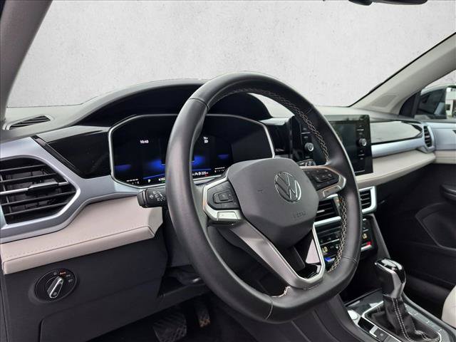 Used 2025 Volkswagen Taos SE FWD image 10