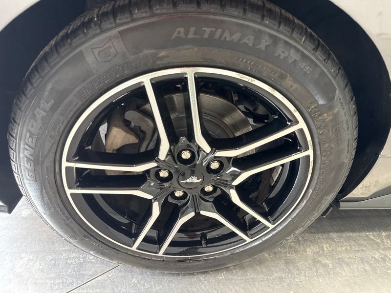 Used 2020 Ford Mustang Premium RWD image 8