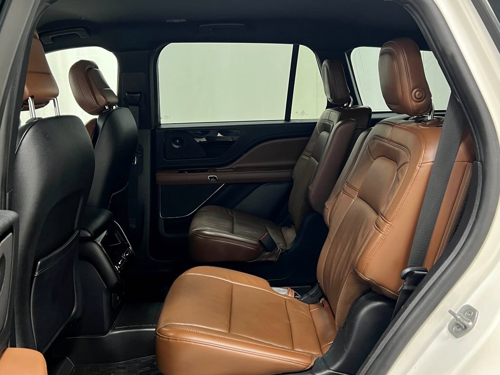 Used 2020 Lincoln Aviator Reserve w/ Elements Package Plus AWD/4WD image 29