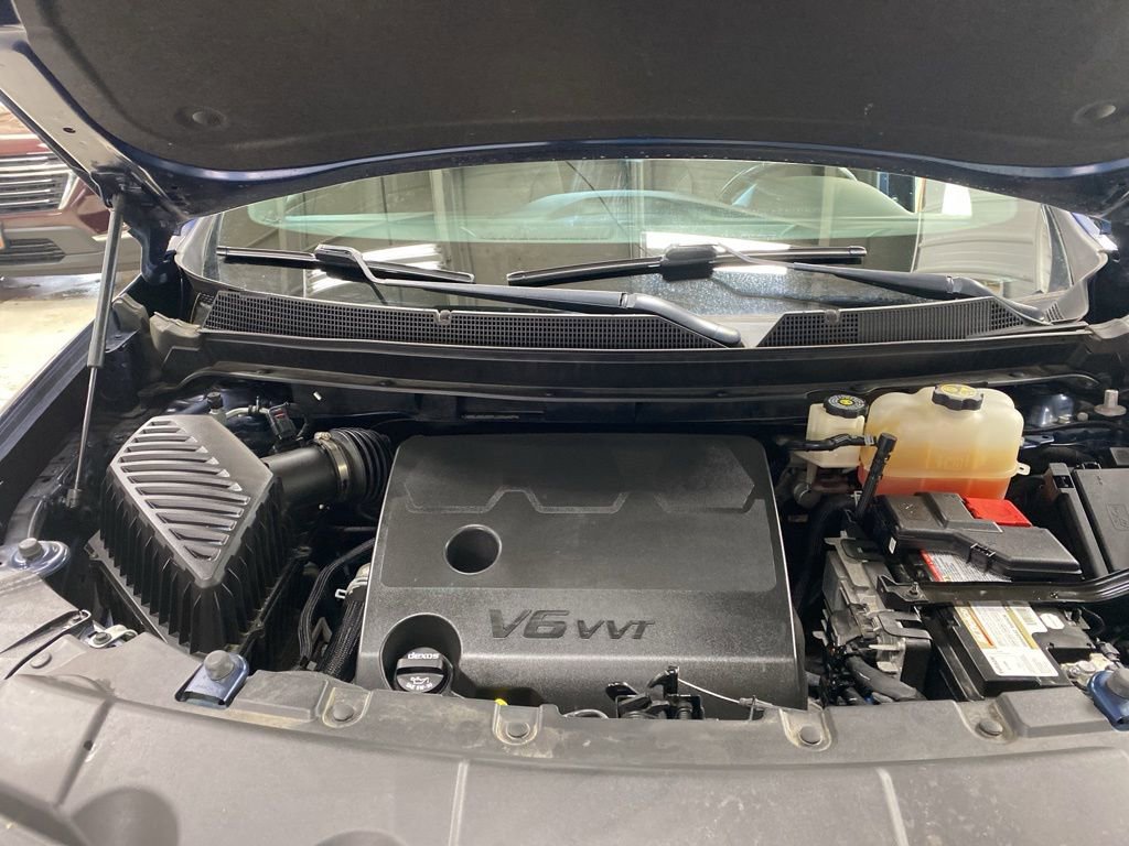 Used 2023 Chevrolet Traverse LT w/ Midnight/Sport Edition image 47