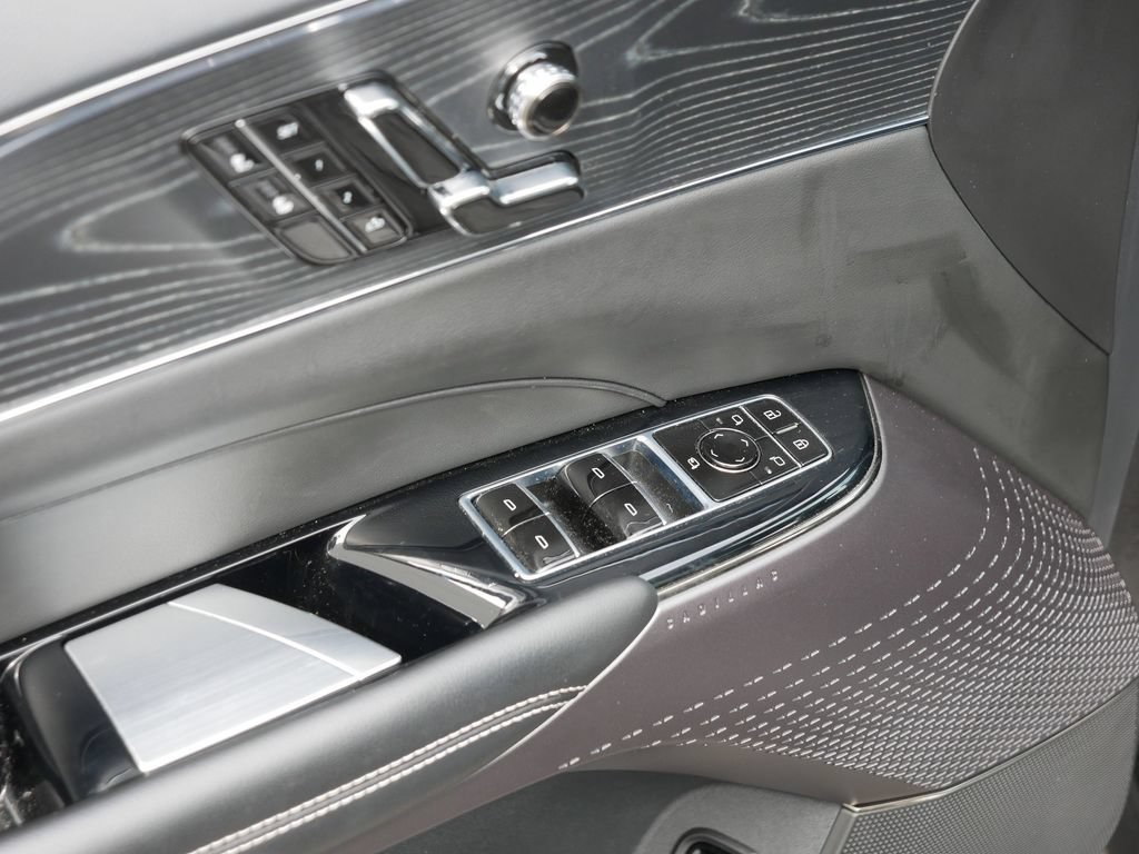 Used 2024 Cadillac Lyriq Sport AWD/4WD image 14