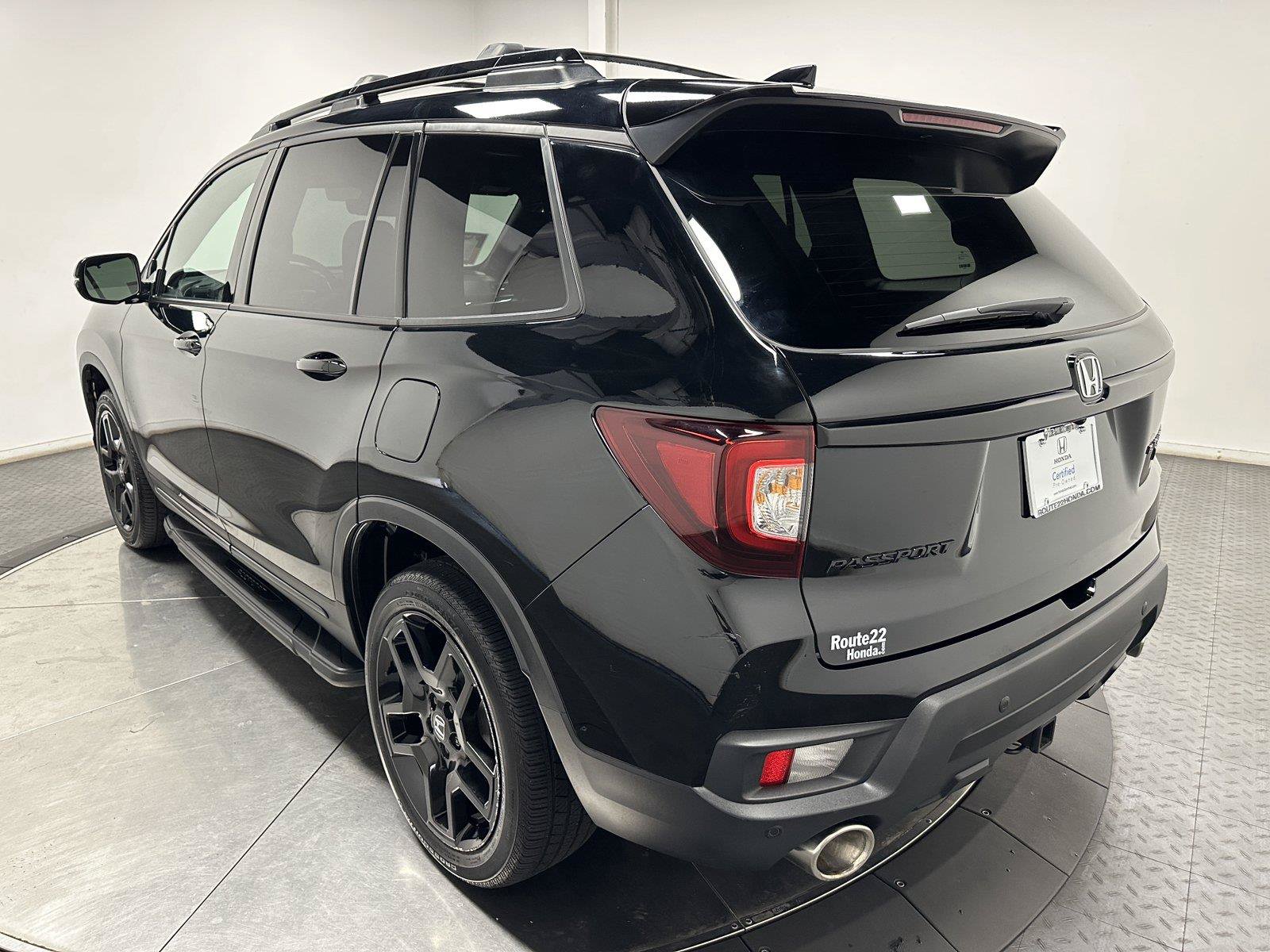 Certified 2025 Honda Passport Black Edition image 9