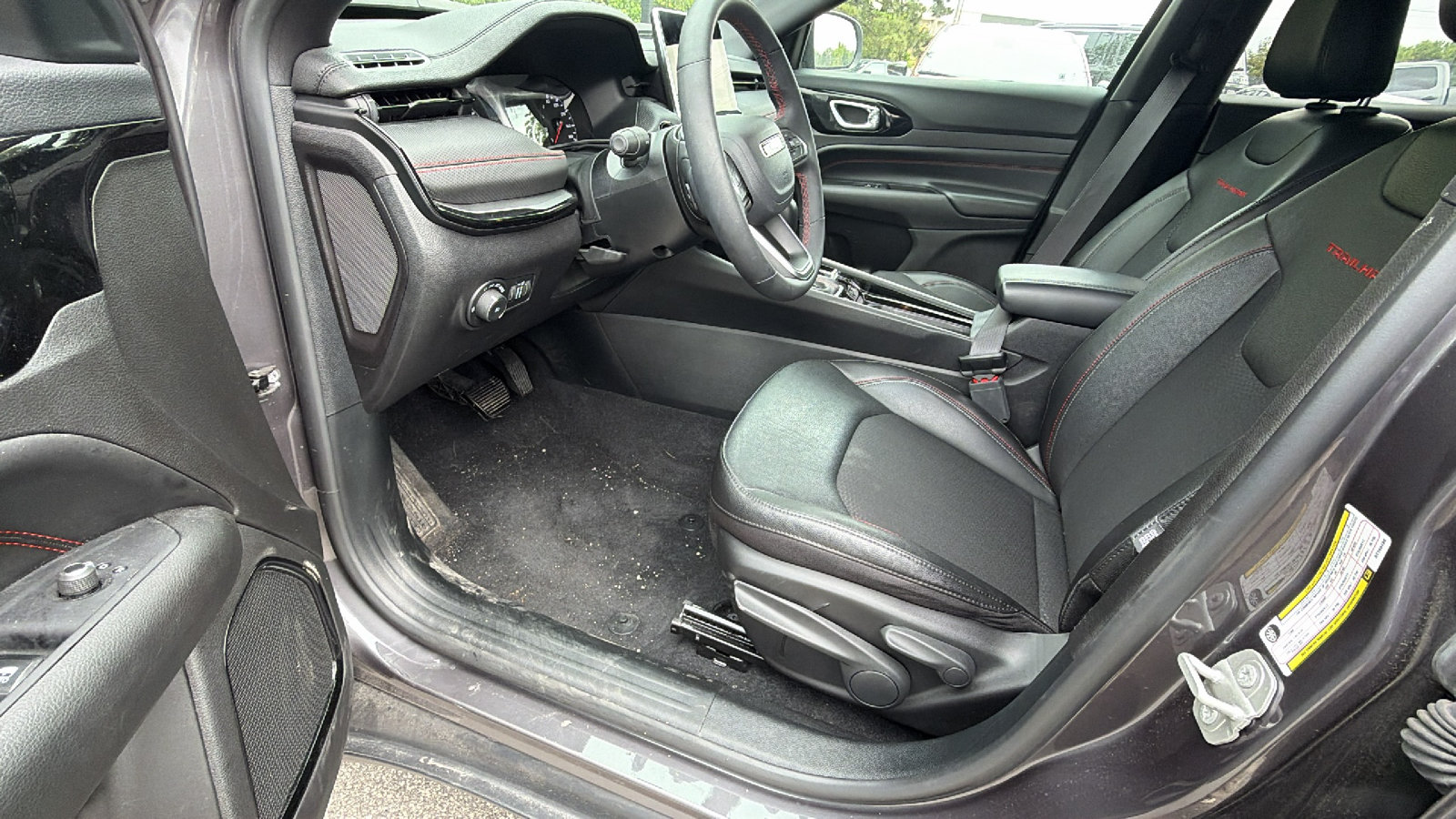 Used 2024 Jeep Compass Trailhawk AWD/4WD image 16