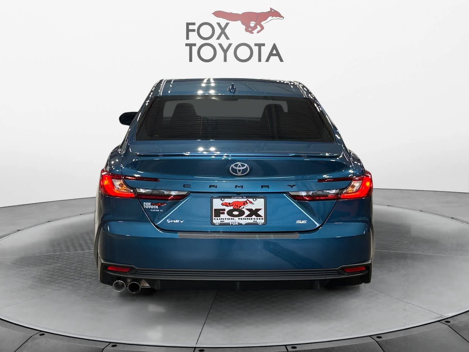 Used 2025 Toyota Camry SE FWD image 5