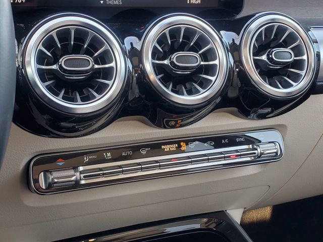 Used 2023 Mercedes-Benz GLB 250 4MATIC image 21