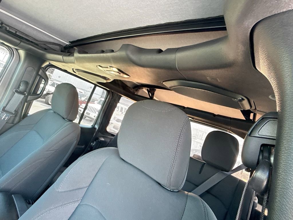 Used 2023 Jeep Wrangler Unlimited w/ Cold Weather Group image 20
