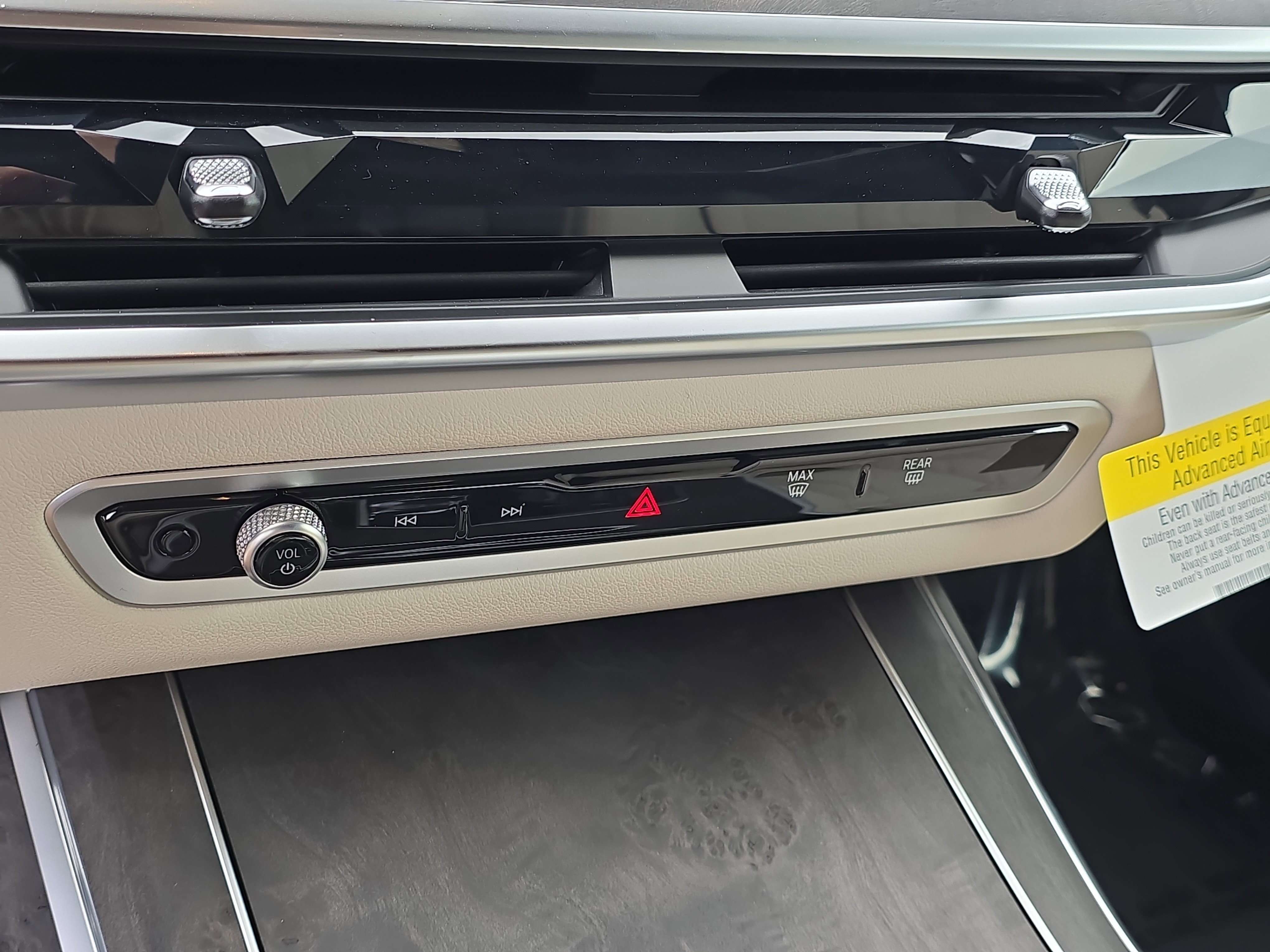 New 2026 BMW X7 M60i image 28