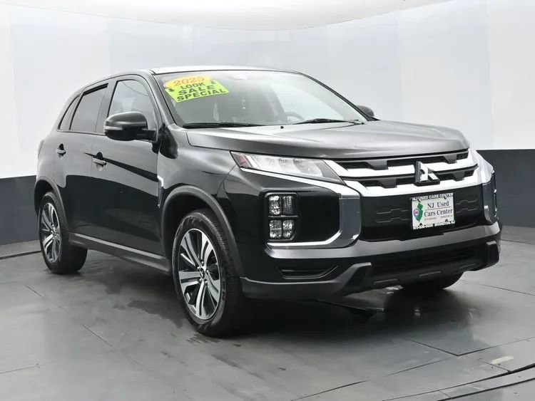 Used 2025 Mitsubishi Outlander Sport ES AWD/4WD image 2