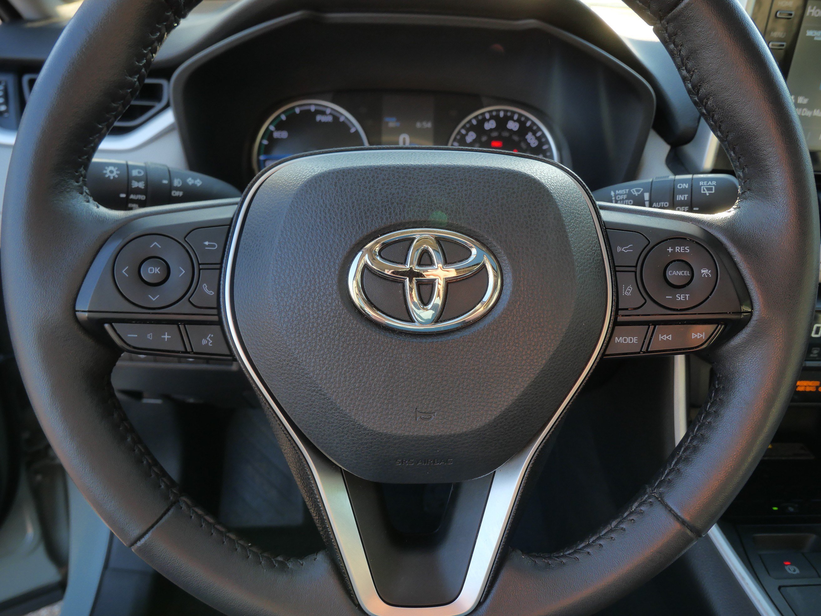 Certified 2021 Toyota RAV4 XLE Premium AWD/4WD image 26