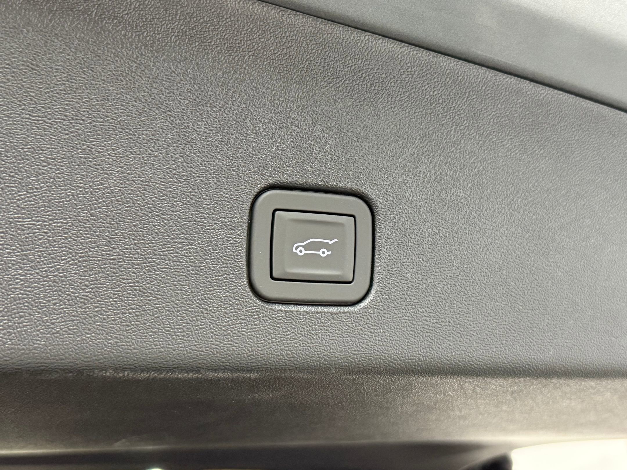 New 2026 Cadillac Optiq Luxury 2 image 45