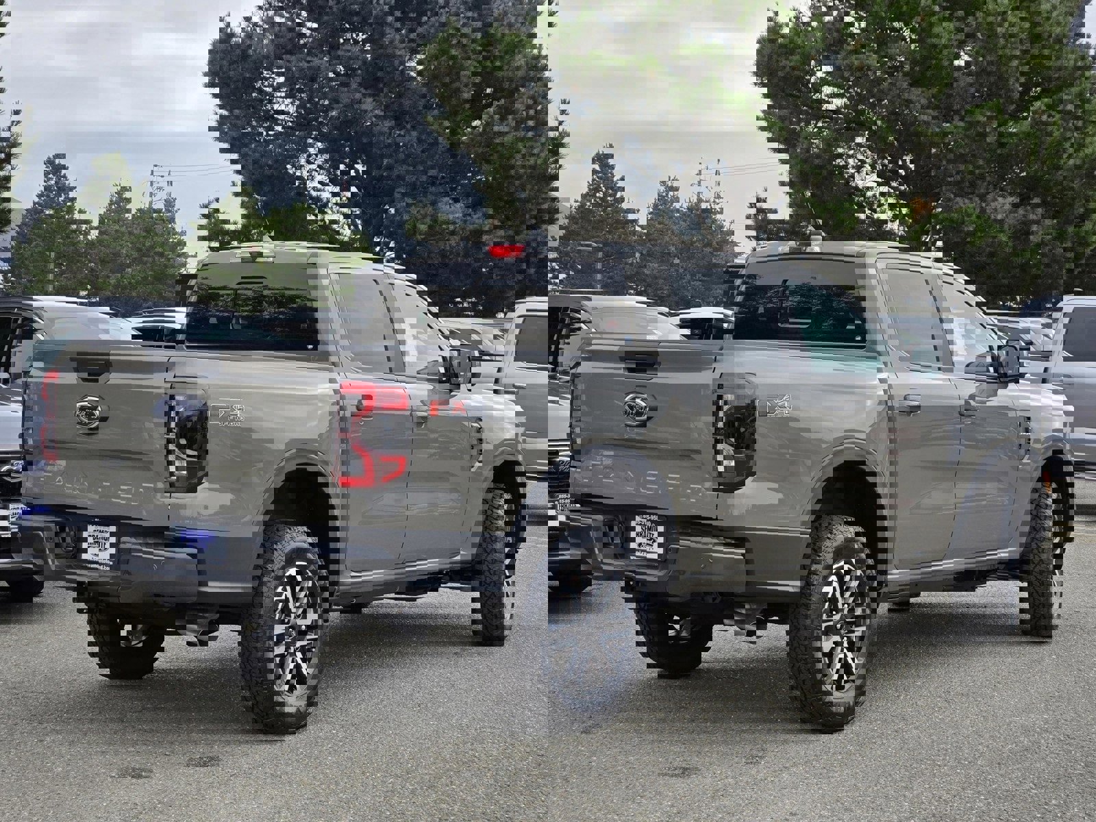 New 2025 Ford Ranger Lariat w/ FX4 Off-Road Package image 4