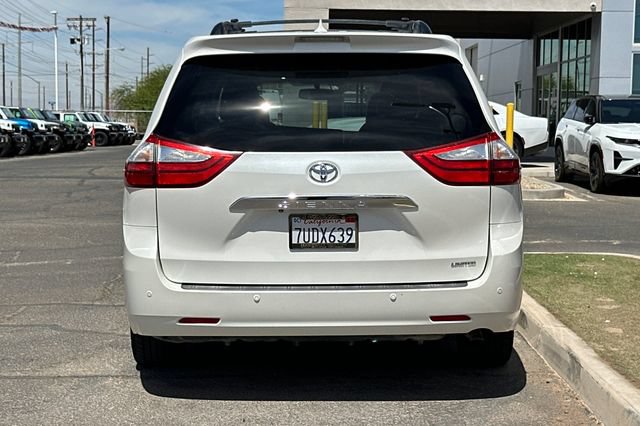 Used 2016 Toyota Sienna Limited FWD image 4