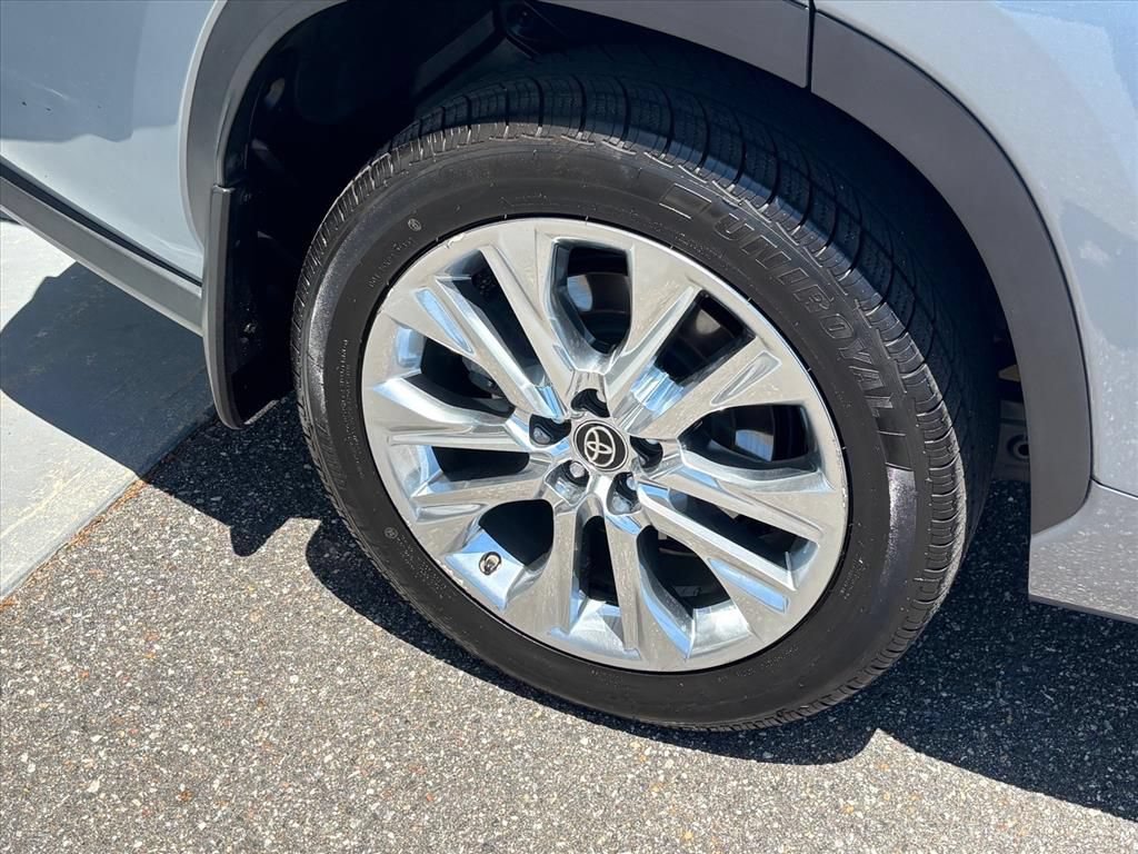 Used 2023 Toyota Highlander Limited AWD/4WD image 27