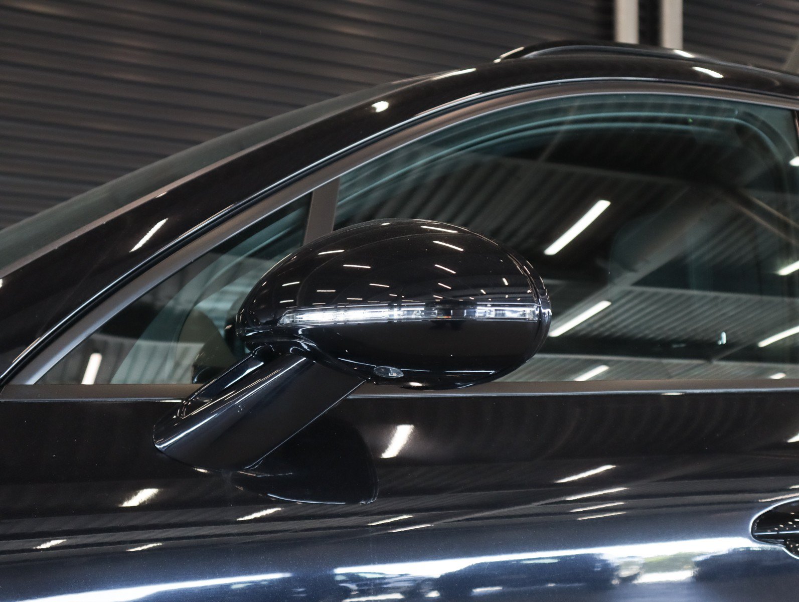 Certified 2023 Porsche Macan AWD/4WD image 28
