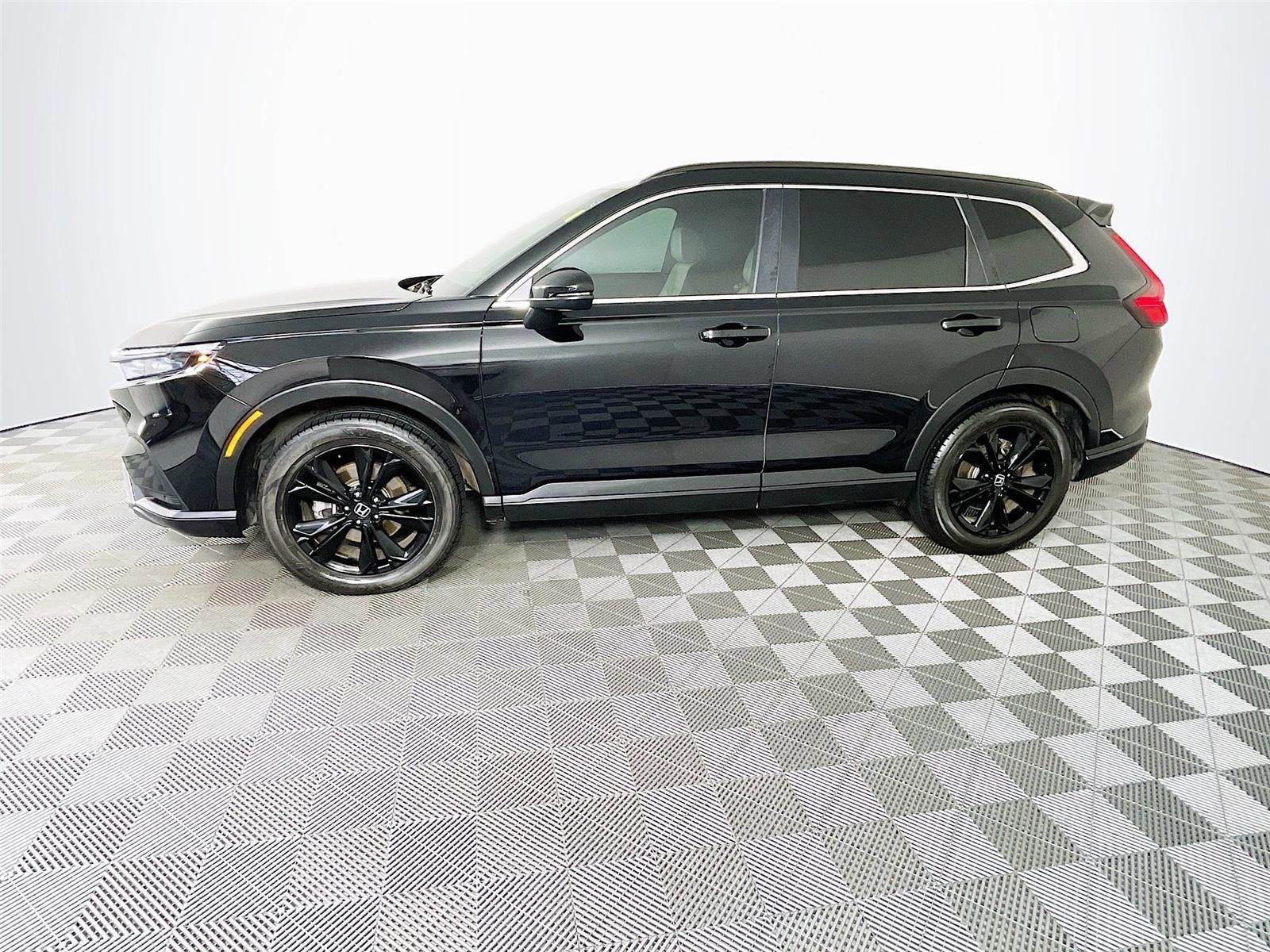 Used 2023 Honda CR-V Sport Touring image 4