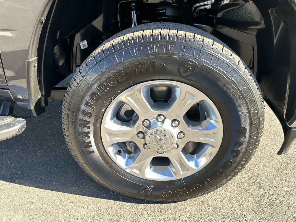 Used 2025 RAM 2500 Big Horn AWD/4WD image 30
