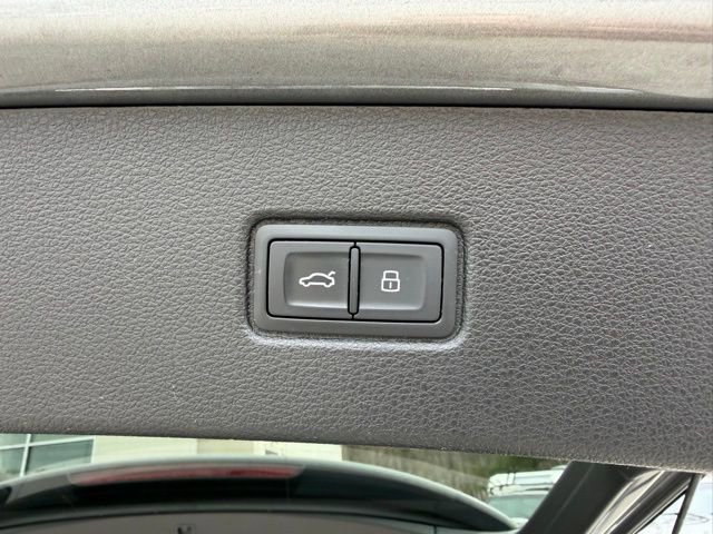 Used 2017 Audi Q7 3.0T Prestige image 42