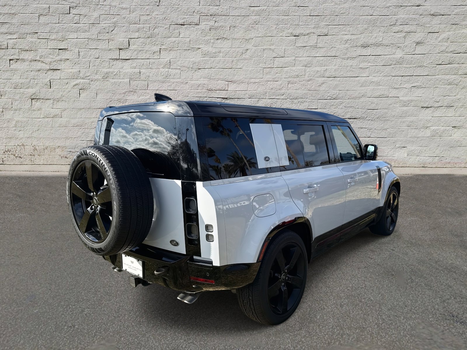 Used 2023 Land Rover Defender 110 V8 image 5