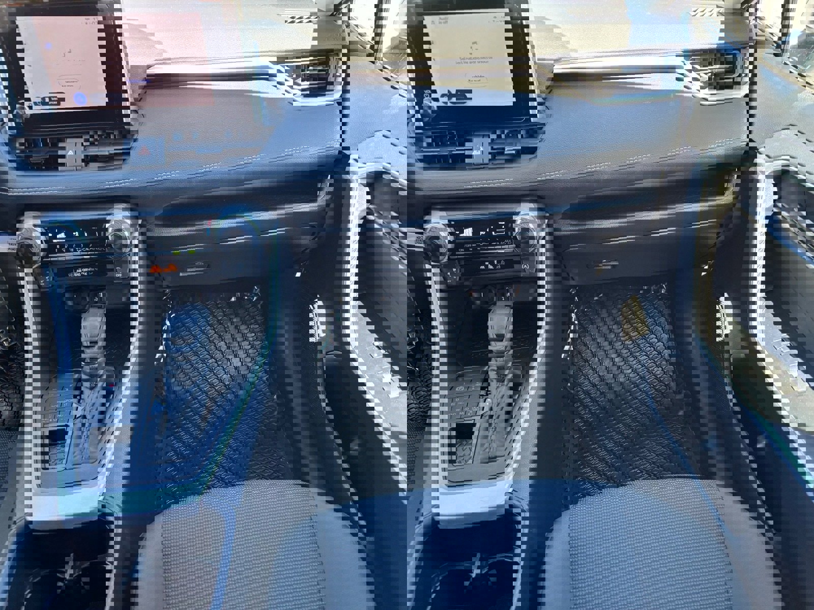 Used 2025 Toyota RAV4 LE image 15