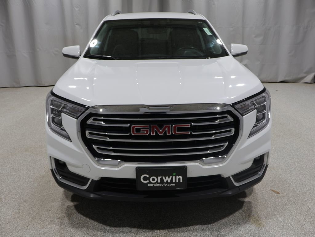 Used 2024 GMC Terrain SLT AWD/4WD image 9