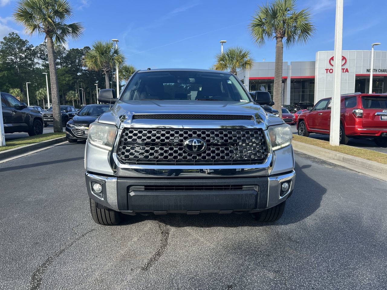 Used 2018 Toyota Tundra SR5 w/ SR5 Upgrade Package AWD/4WD image 3