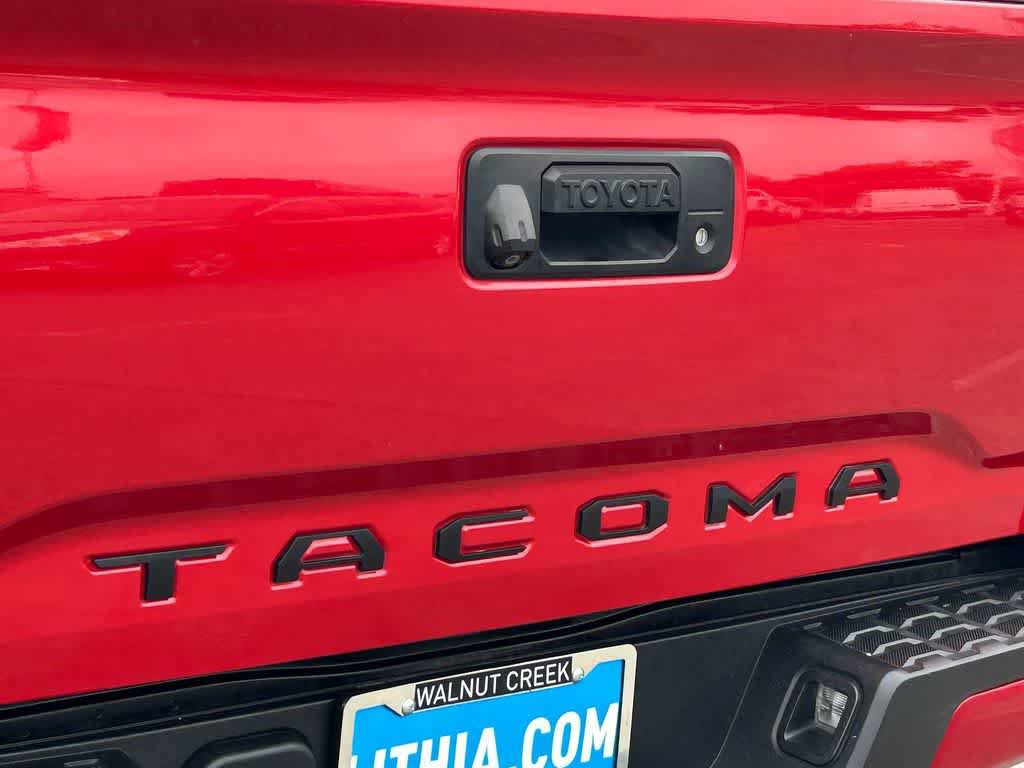 Used 2016 Toyota Tacoma SR5 w/ SR5 Appearance Package (SN) AWD/4WD image 6