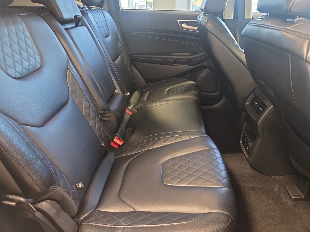 Used 2024 Ford Edge Titanium image 16