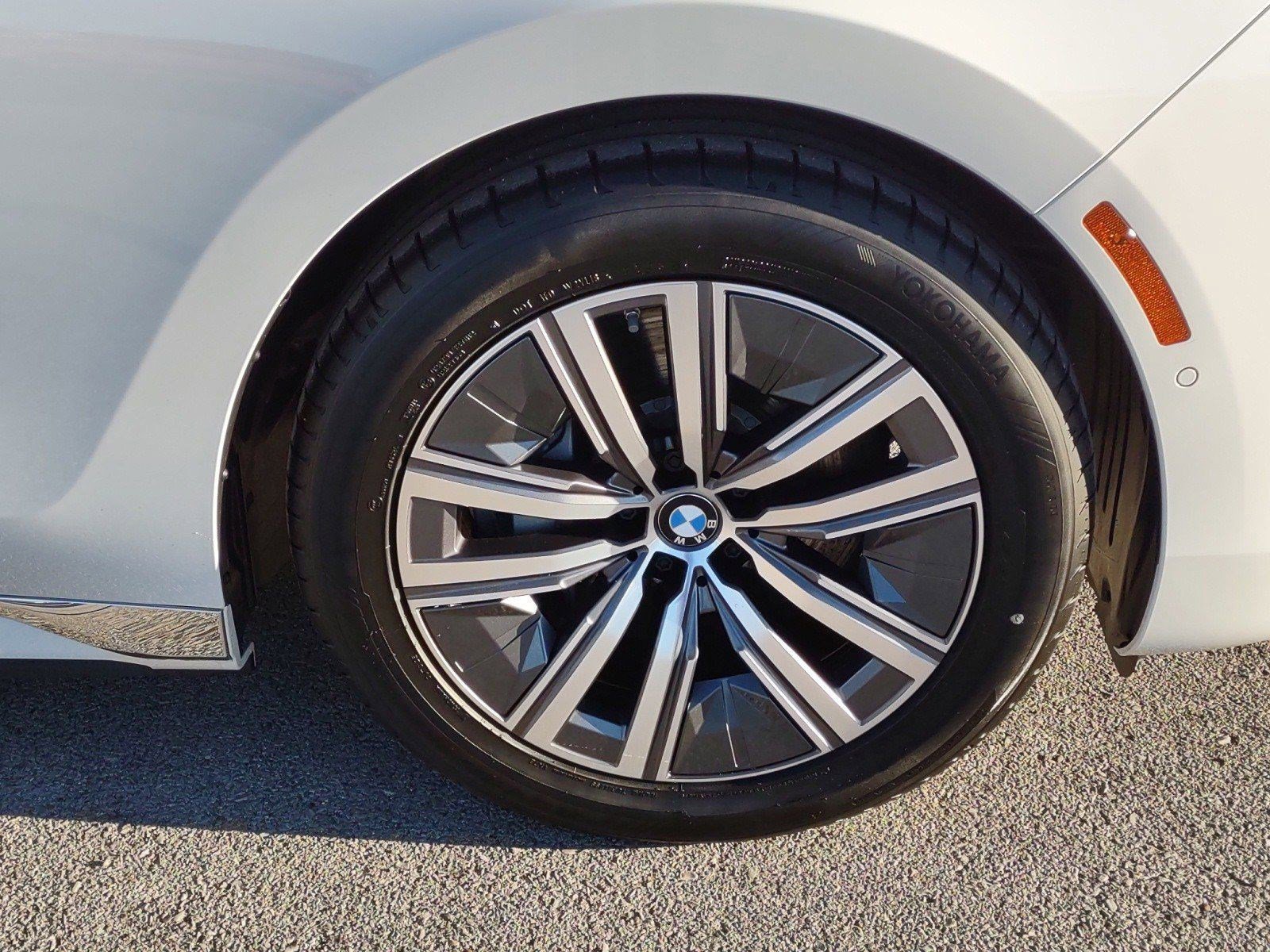 Used 2024 BMW i7 eDrive50 image 10