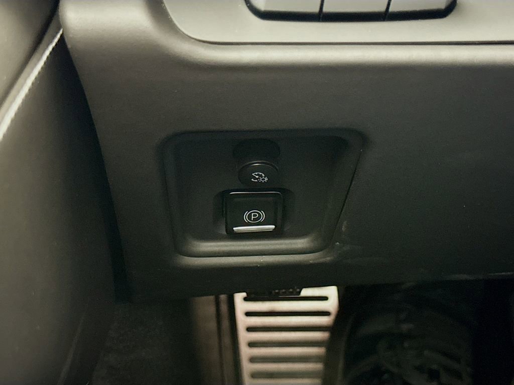 Used 2023 Chevrolet Corvette Z06 w/ Engine Appearance Package image 11